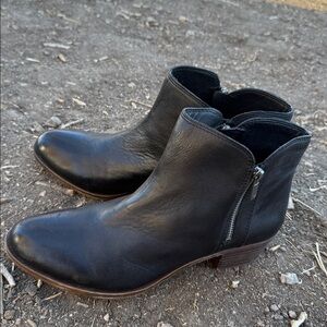 Lucky brand booties leather inside zip